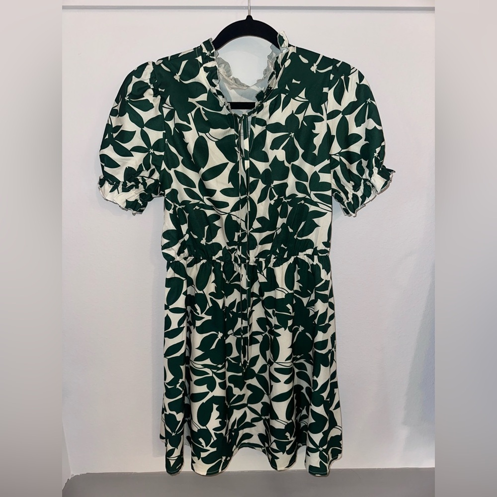NWOT Grefit Green and White Leaf Print Dress for women size M